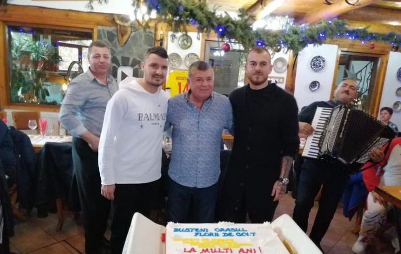 Denis Alibec și Constantin Budescu sunt cetățeni de onoare în Bușteni. Le calcă pe urmele lui Năstase, Bute, Comăneci, Halep și Mutu