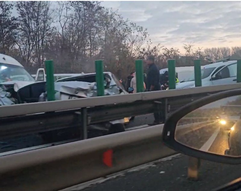 Accident cu 11 mașini pe autostrada A3, lângă Ploiești. Traficul continuă să fie blocat