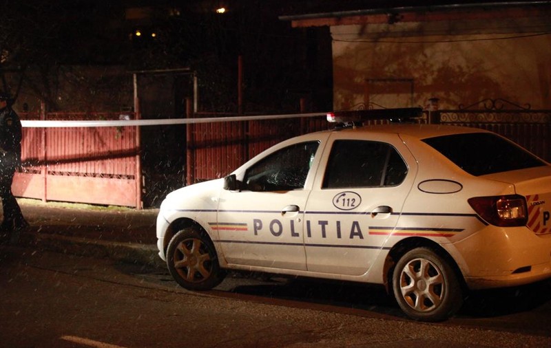 Pedeapsa primită de un pensionar după ce a intrat fără drept în curtea unor vecini, pentru a le pândi fiica în timp ce făcea baie