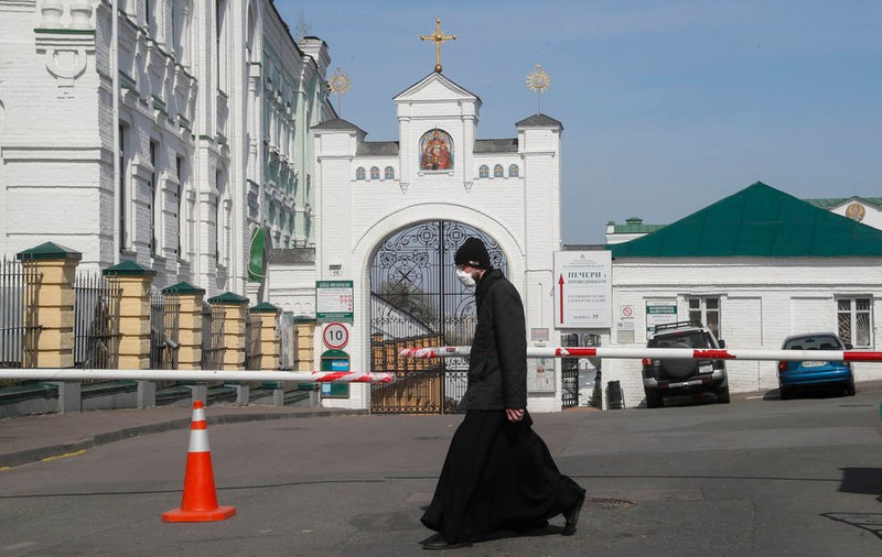 Între Biserică și pandemie: religia joacă un rol important în criza coronavirusului. Cum s-a răspândit COVID-19 într-o grupare creștină