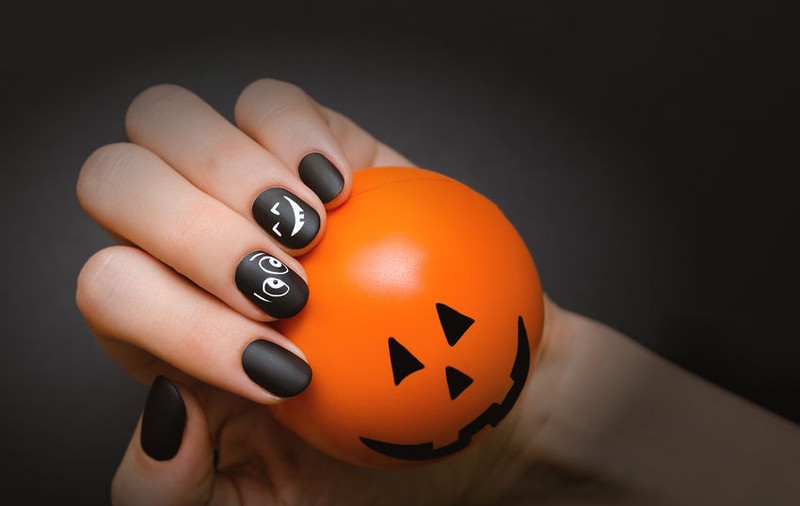 Unghii de Halloween - modele de manichiură de încercat pentru Halloween