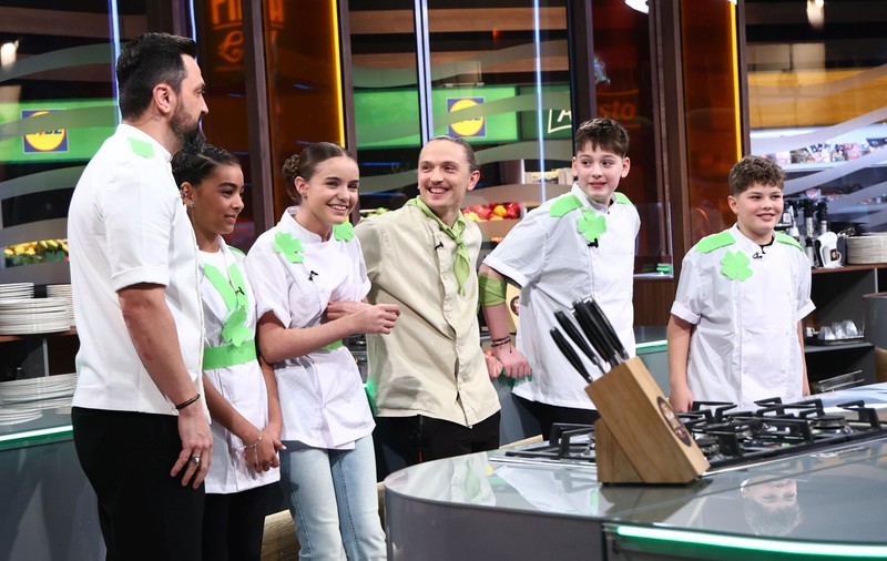 „Chefi la cuțite – Viitorul are gust”, 1 iunie 2026. Începe prima întrecere culinară a copiilor, iar surprizele se țin lanț la Antena 1