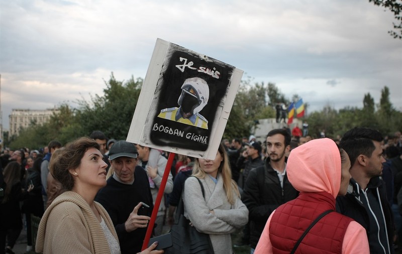 Proteste în țară. Mii de oameni au ieșit în stradă împotriva lui Gabriel Oprea / FOTO&VIDEO