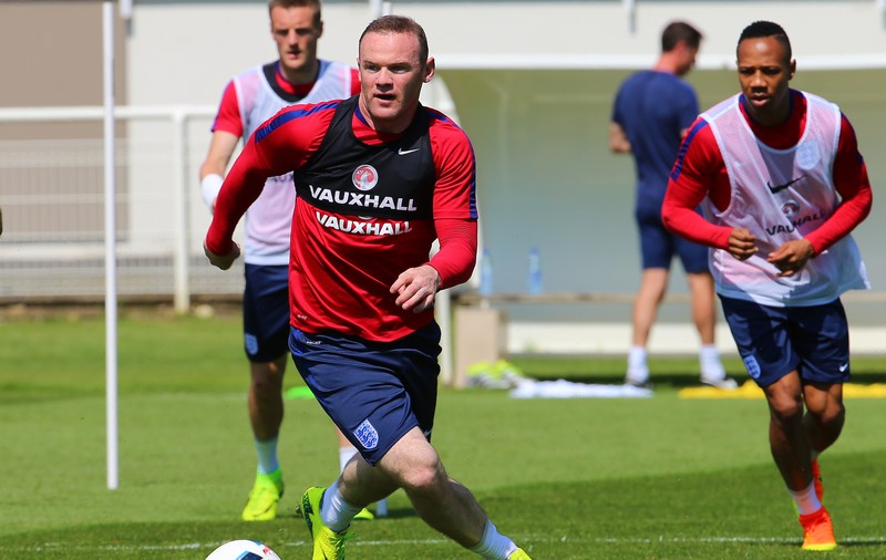 Wayne Rooney poate deveni sportivul cu cel mai mare salariu din lume. Cât îi oferă un club din China