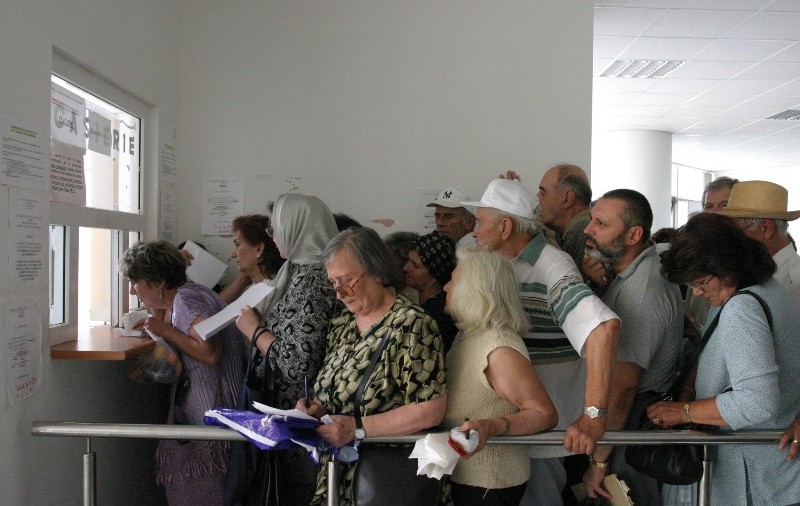 Pensia anticipată, cu 50% mai mică