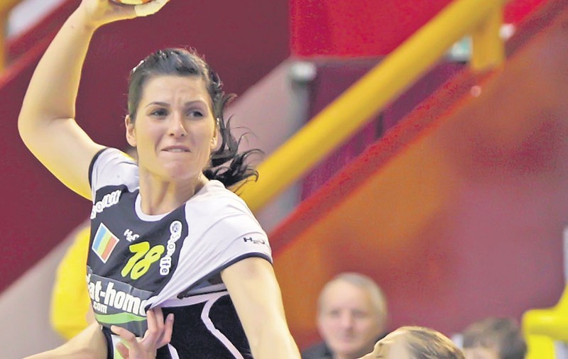 Adina Meiroşu Fiera, handbalistă a Oltchimului, trăieşte o dramă: «Vreau să devin mămică»