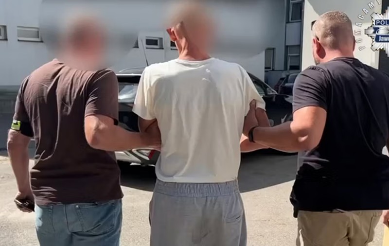 Familie terorizată în Polonia. Un bărbat a tras 46 de gloanțe spre vecinii săi, timp de 20 de minute: „Ne-a țintit ca pe rațe”