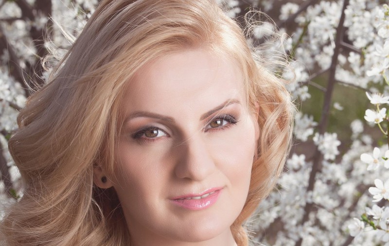 Natalia Selegean cântă alături de alți colegi X Factor într-un spectacol în folosul deficienților de vedere