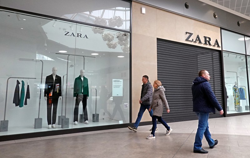 Inditex, proprietarul Zara, anunță că își vinde magazinele din Rusia. Ce se întâmplă cu cei peste 9.000 de angajați