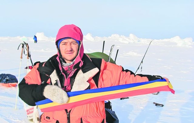 Doi timişoreni temerari au arborat drapelul României în Antarctica