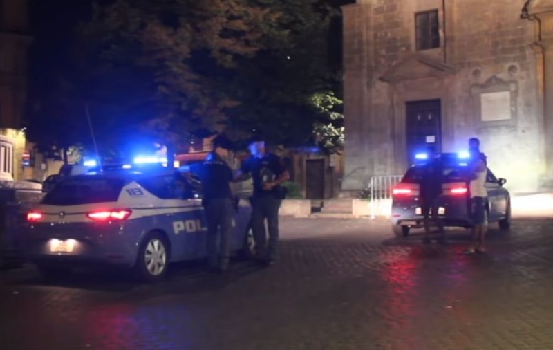 VIDEO | Scandal între mai mulți români și nigerieni într-un oraș din Italia