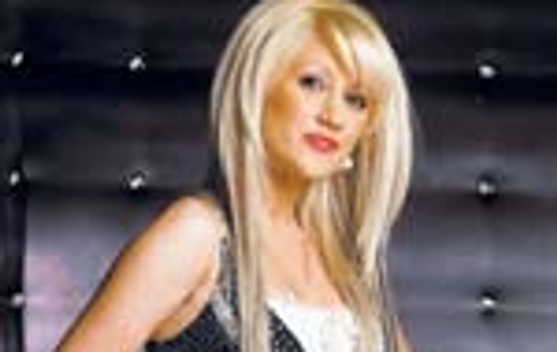 Raluca de la Bambi a primit masina de 25.000 de euro