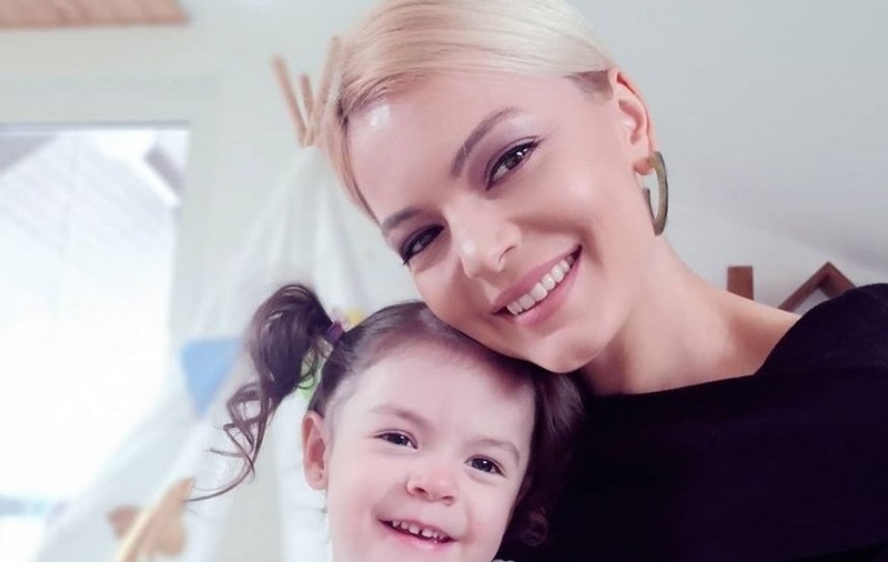 Lavinia Petrea, despre viața alături de cei trei copii ai săi. “Nu primim ajutor de nici un fel”
