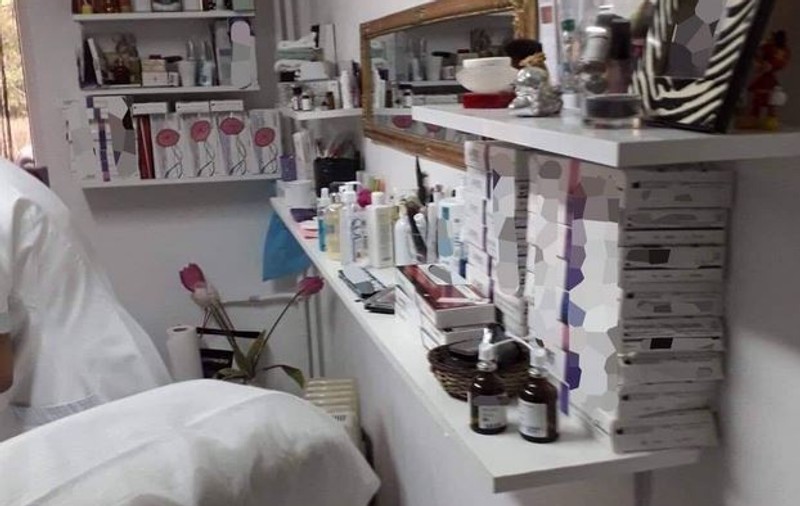 Medic estetician fals, prins în Cluj-Napoca. Bărbatul își promova activitatea pe paginile de socializare