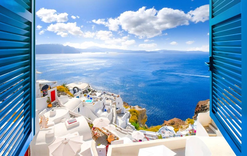 Casele mediteraneene păstrează răcoarea printr-un mecanism vechi de secole, care poate scădea temperatura cu peste 4 grade fără niciun cost la electricitate