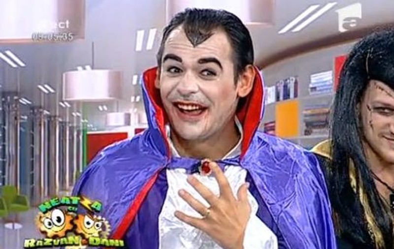 Uite cum s-au îmbrăcat de Halloween matinalii Răzvan şi Dani! | VIDEO
