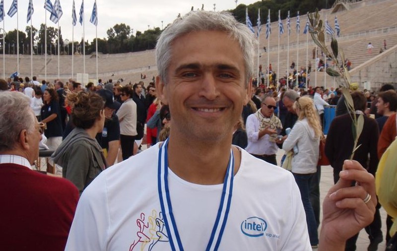 Trei români vor participa la 8 maratoane, pe 7 continente, în 6 luni 