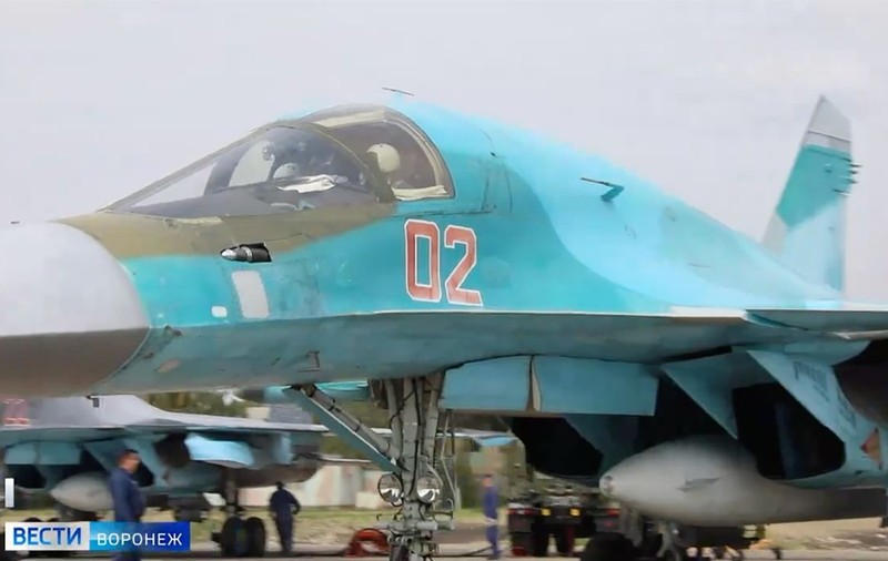 „Așteptăm imagini”. Ucraina revendică cel mai mare atac cu drone asupra unor baze aeriene din Rusia: incendii și încă un bombardier distrus