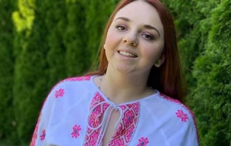 O tânără de 24 de ani, fiica primarului în funcție, a câștigat alegerile într-o comună din Argeș