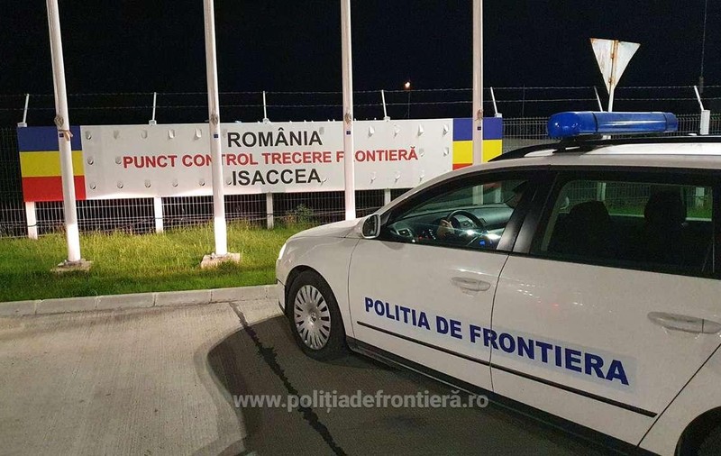 Patru persoane care au încercat să intre în România cu teste false, descoperite de polițiștii de frontieră din Tulcea