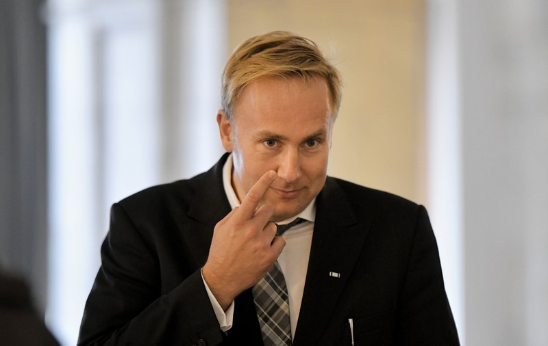 Ministrul Sănătăţii îşi cere scuze pentru declaraţia privind copiii cu autism