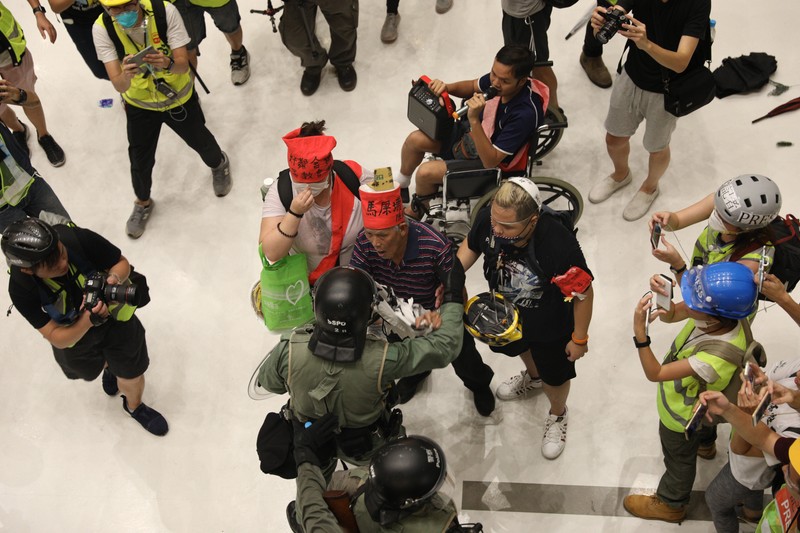Confruntări între poliţie şi manifestanţi, 14 iulie, Hong Kong