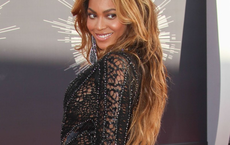 BEYONCE a BĂTUT orice RECORD! A întrecut-o deja pe LEGENDARA Dolly Parton
