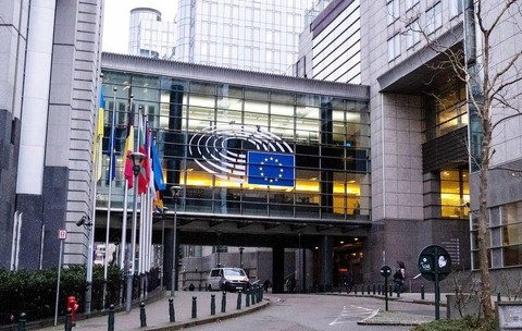 Taxele noi europene pe care vrea să le impună Bruxelles-ul ca să acopere miliardele lipsă din vistieria UE