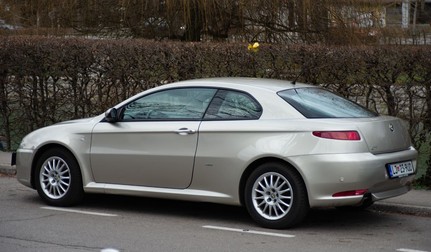Alfa Romeo GT a fost produsă între anii 2003-2010. Sursa foto: Shutterstock