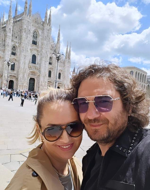 Ce face Mia, fata cea mică a lui Florin Dumitrescu, atunci când tatăl ei este oprit de fani pe stradă