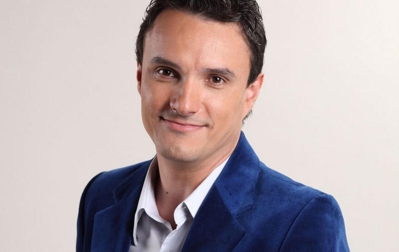 Angel Popescu de la „Mondenii" s-a logodit! Vezi cât de FRUMOASĂ este VIITOAREA SOŢIE! FOTO