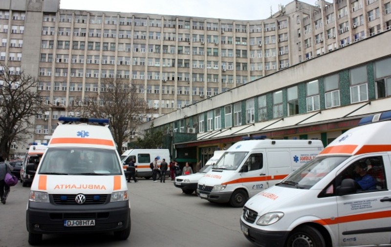 Medic cu accident vascular, plimbat între trei spitale pentru că tomograful nu funcționează la Craiova. „Am înţeles că în Craiova se poate muri cu zile”