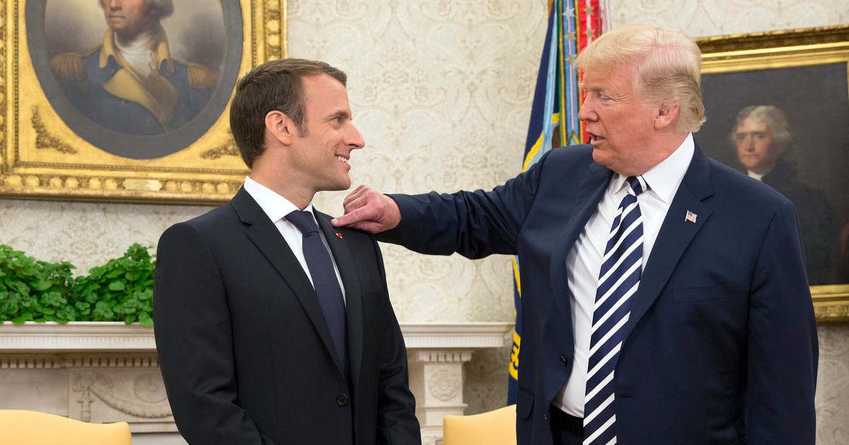 trump l-a sters de matreata pe macron