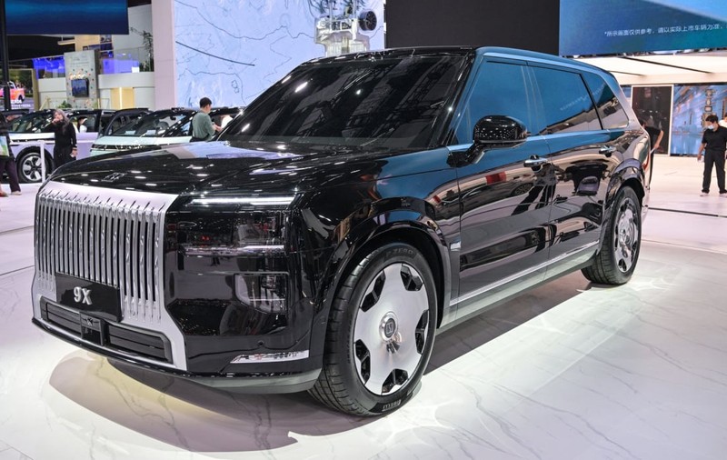 Mansory a modificat un Zeekr 9X cu 1.381 CP, SUV-ul chinezesc care costă sub rivalii europeni, dar joacă în liga Rolls-Royce