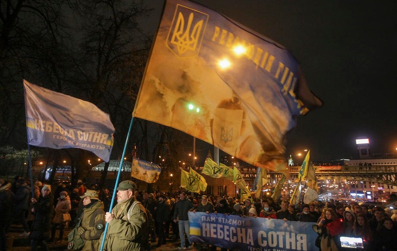 Confruntări între poliție și protestatari în Kiev, la manifestația care a marcat 8 ani de la Euromaidan