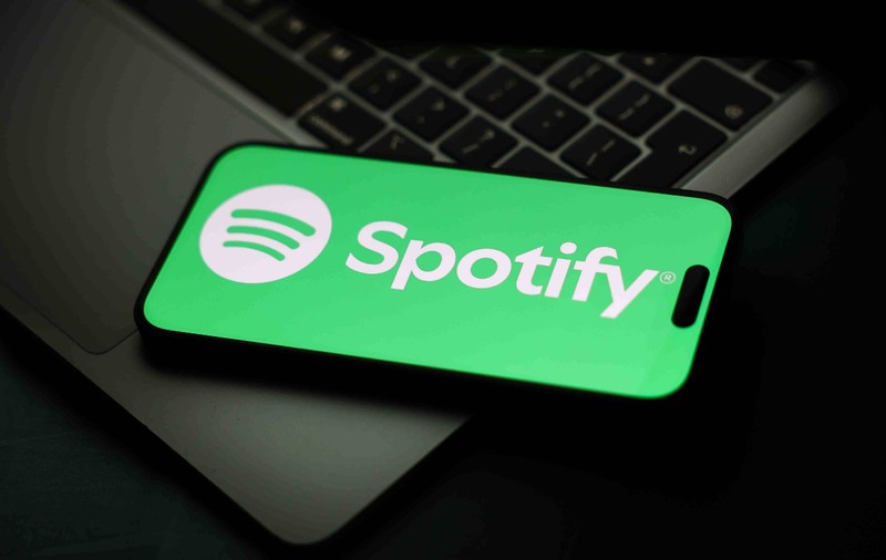 Hackerii care au spart Spotify au publicat online milioane de melodii