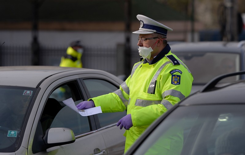 De astăzi se dau din nou amenzi pentru încălcarea restricțiilor. Cea mai mare sancțiune ajunge la 15.000 de lei