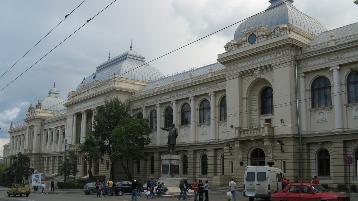 După "Vinul lui Cuza", Universitatea din Iași vrea să îmbutelieze apă minerală și plată de la izvoare din Grădina Botanică. "Apa lui Cuza" salvează anual 100.000 de lei din bugetul universității