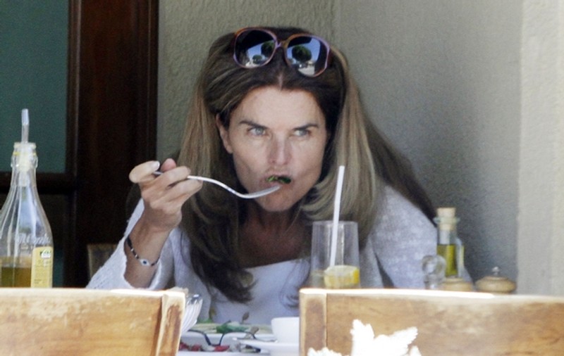 Foto | Maria Shriver are un iubit nou? Dar de ce înfulecă așa?