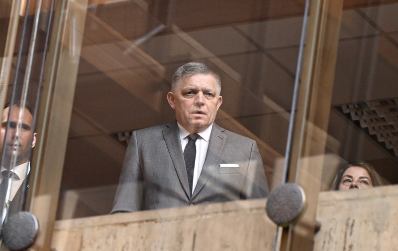 Premierul slovac Robert Fico a condus prima ședință de guvern, după tentativa de asasinat: „Iertați-mă că am supraviețuit”
