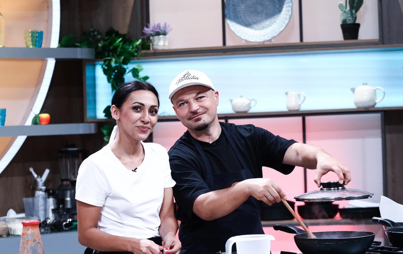 Cum se descurcă Puya și Melinda cu cele trei fetițe. Cea mare a început clasa a VIII-a. „Avem un an greu”