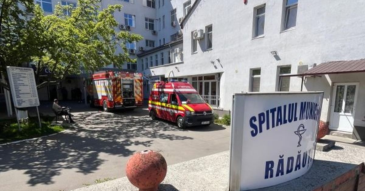 Pompierii au intervenit la Spitalul Municipal Rădăuți, după ce mai multe cabluri electrice au luat foc