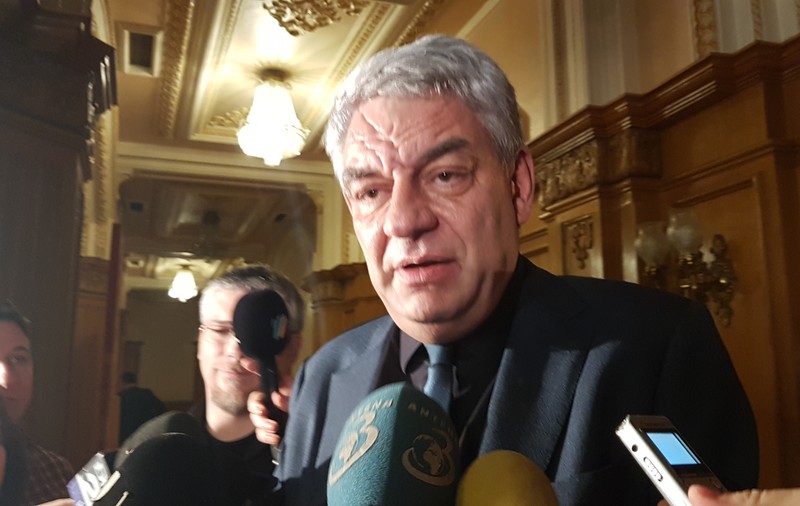 Premierul Tudose spune că nu a vorbit cu ministrul Carmen Dan, după găsirea microfonului în locuință