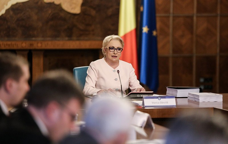 UPDATE. Guvernul a aprobat marţi Programul "Prima maşină". Dăncilă: "Vrem să sprijinim cât mai mulţi români care doresc să-şi cumpere o maşină nouă"