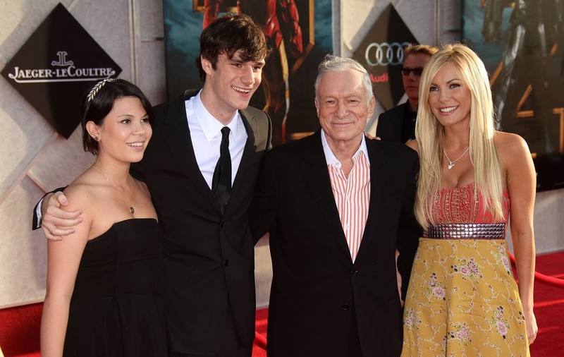 Hugh Hefner vrea să preia toate acţiunile Playboy