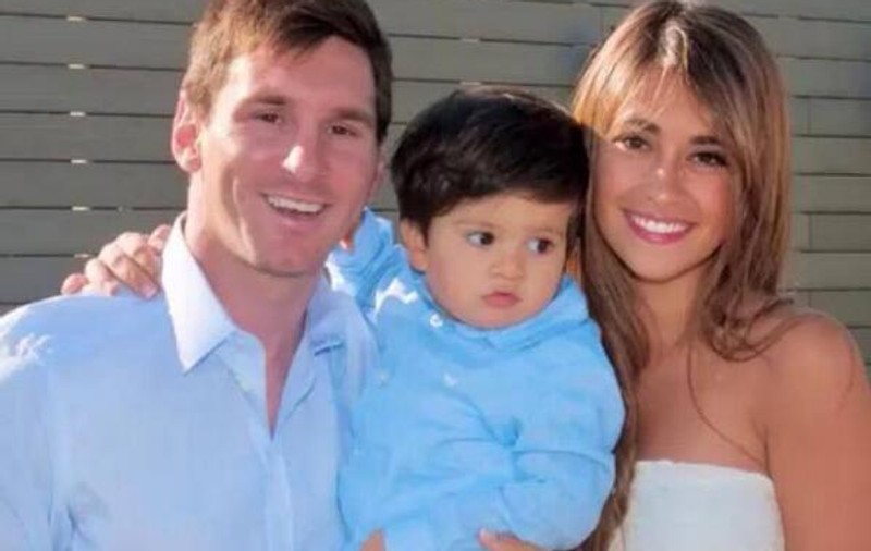 Messi şi-a serbat ziua de naştere în cantonament. Cadou-surpriză de la soţie