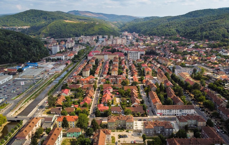 Reșița, primul oraș din România în rețeaua UNESCO Learning cities. Au introdus cursuri de robotică de la cele mai mici clase până la liceu