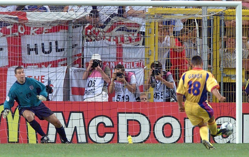Ionel Ganea, eroul victoriei României împotriva Angliei la Euro 2000, îi încurajează pe tricolorii mici: „Jucați curajos!”