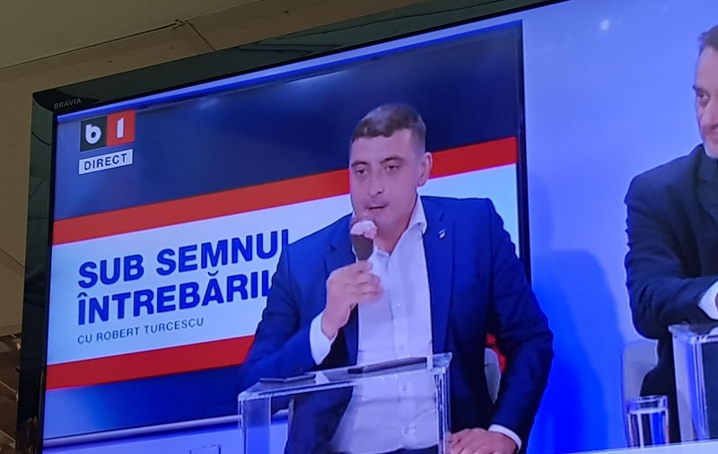 Liderul AUR, un nou gest bizar. George Simion a mâncat o înghețată în direct la TV. Cum explică politicianul