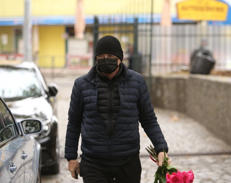 VIDEO | Vladimir Găitan, condus pe ultimul drum de familie și de colegi. Actorul, înmormântat cu onoruri militare